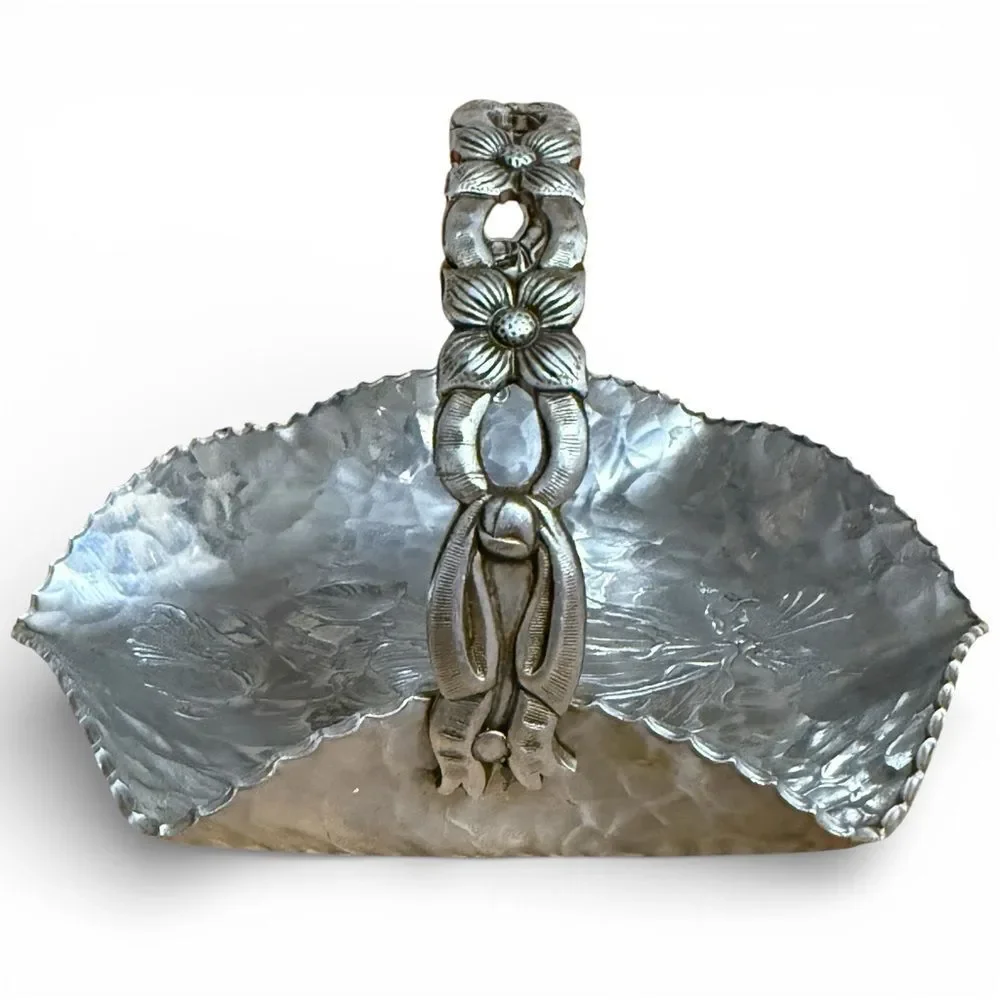 Vintage Rodney Kent Hand-Wrought Hammered Aluminum Basket Silver #429